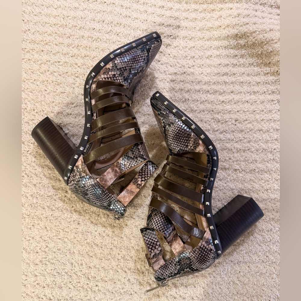 Snakeskin Patterned Heeled booties